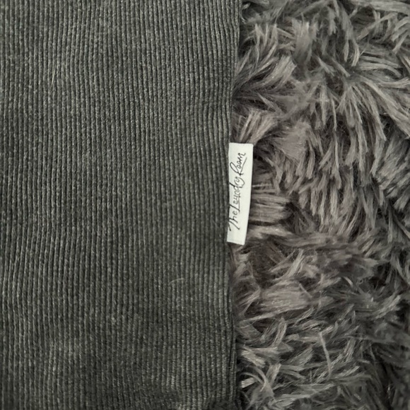 The Laundry Room Horoscope Cut Paste Tee Leo Stitch Baby Tee Black Snow XS NWT - Picture 3 of 5